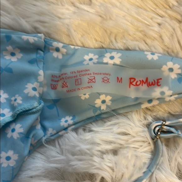 Ditsy Floral Bikini Top Blue - Picture 2 of 4